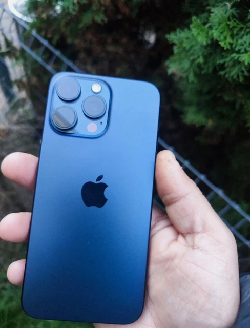 IPhone 15 Pro Max 512 Go Argent (débloqué) Avec TikTok Dispo, état Correct