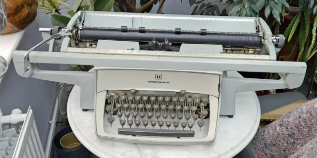 RARE 60s Underwood WIDE CARRIAGE touch-master II Typewriter made in England GT17