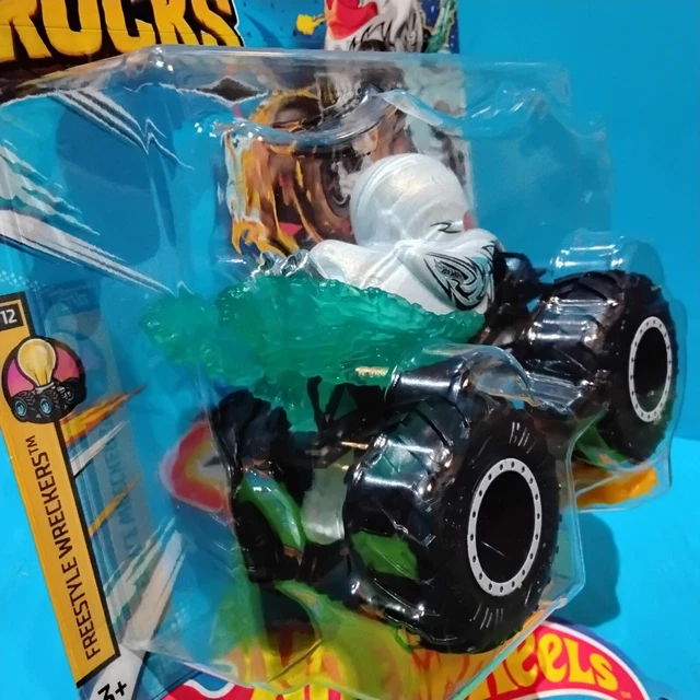 2024 WHEELS MONSTER Trucks Duck N' Roll White Freestyle Wreckers Snow