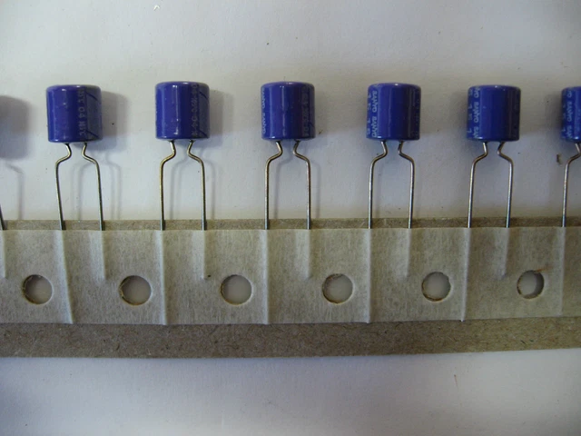 Lot De 20 Condensateurs Radiaux 470µF 16V - Neufs, Dimensions 14x8 Mm, Marque REC, Fabrication Française