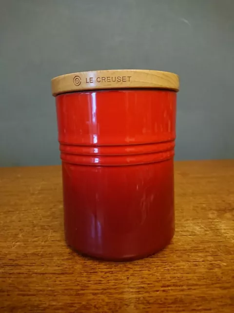 LE CREUSET New Medium Stoneware Storage Jar Canister Wood Lid Cerise Red Pottery