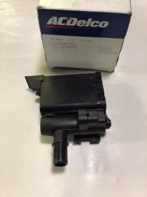 NOS GM 98 99 01 02 03 04 05 Cadillac Deville Seville Vapor Kanister 21994122