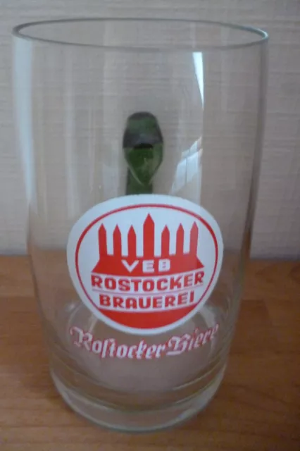 0,5l Bierglas Bierkrug VEB Rostocker Brauerei grüner Henkel