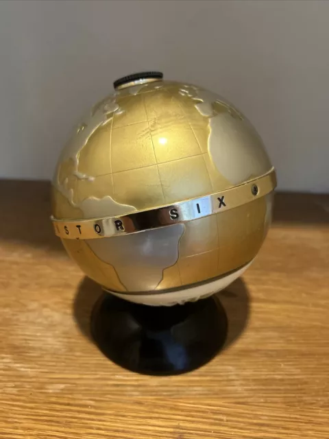 Vintage World  Globe Radio /Vista /vintage six.  Mid century.  See Description