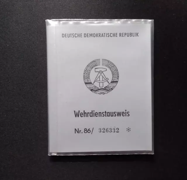 NVA Wehrdienstausweis Blanko mit Hülle+Marke Soldat Offizier Grenze Armee DDR