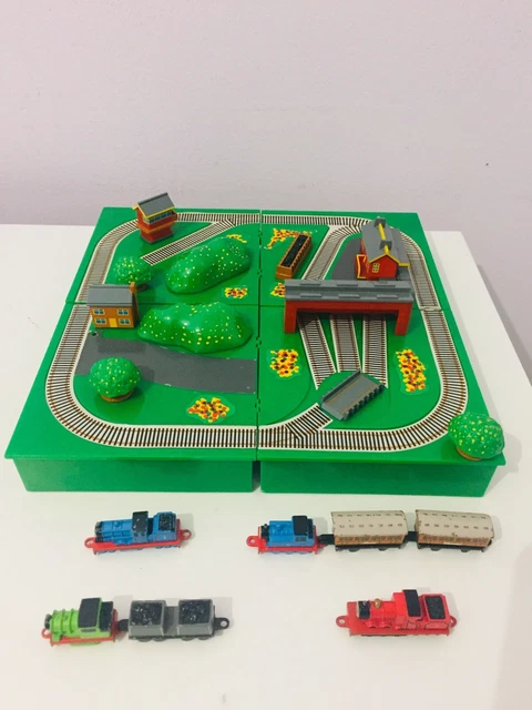 VINTAGE THOMAS THE Tank Engine ERTL Miniature Adventure Train Set With VINTAGE THOMAS THE Tank Engine ERTL Miniature Adventure Train Set With