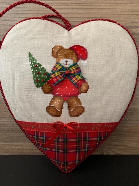 Weihnachtsherz handgestickt. Originelles exklusives Geschenk