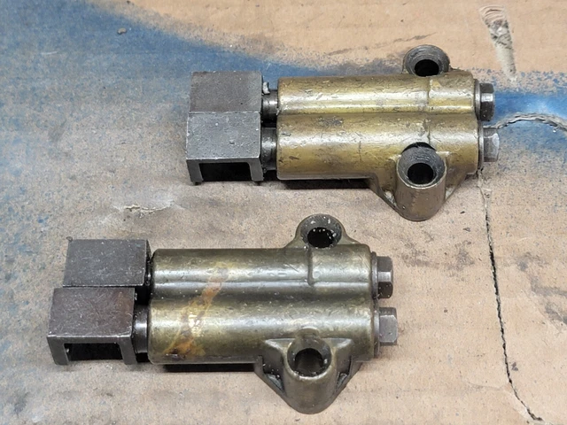 TRIUMPH UNIT T120,TR6 Etc Pair Of Oil Pumps (Lot 12) £4.00 - PicClick UK