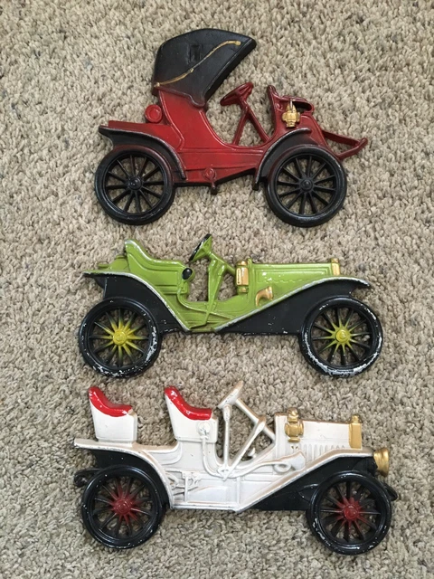 VINTAGE MIDWEST CAST Metal Antique Car Auto Plaques Decor Wall Hanging