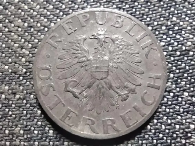 Austria 5 Groschen Coin 1975 2