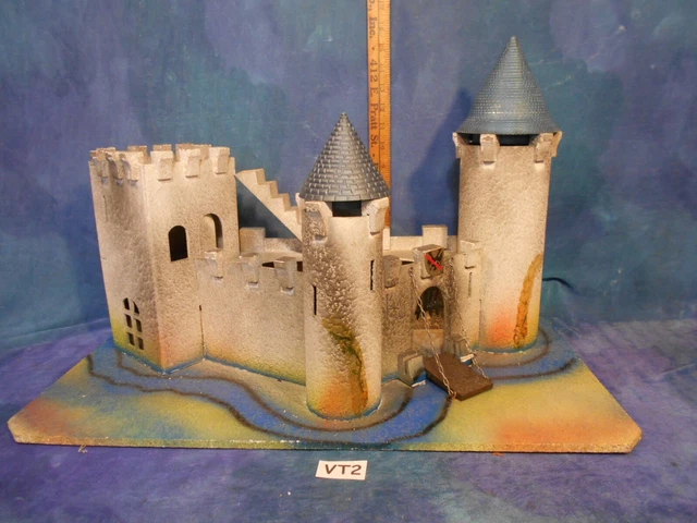 Lot De 18 Soldats Starlux – Château Fort Et Ferme – Jouets Anciens Miniatures