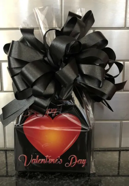 Caja de regalo de galletas del Día de San Valentín (1/2 libra) con arco y tarjeta negros