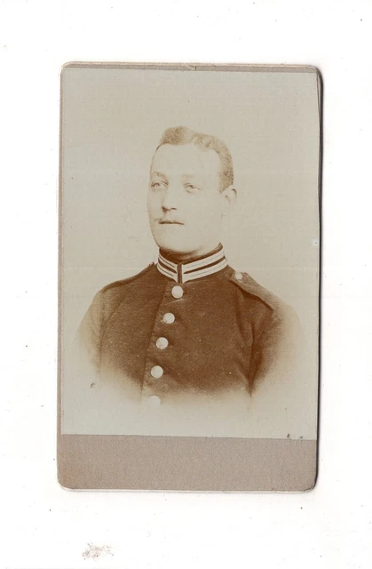 CDV Foto Soldat - um 1900