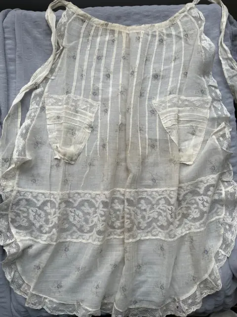 Gorgeous French 1910s printed cotton Apron with Valenciennes lace 23" long