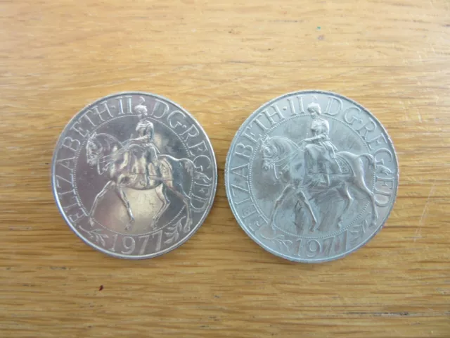 2 x 1977 Silver Jubilee Coin Queen Elizabeth II Royal Mail Family Vintage