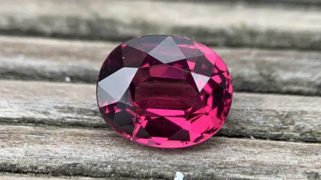 4.09 ct Natürlicher Rhodolith Granat Madagaskar | Genuine rhodolite garnet