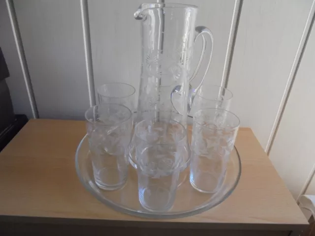 Service de verres en cristal de plomb ancien taillé gravé  à orangeade ou autre