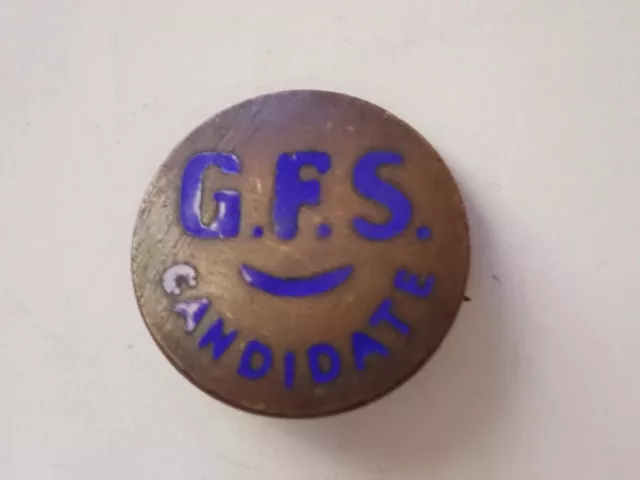 G F S CANDIDATE SMALL BRASS BADGE c1930s COLLINS LONDON MAKERS NAME on the BACK