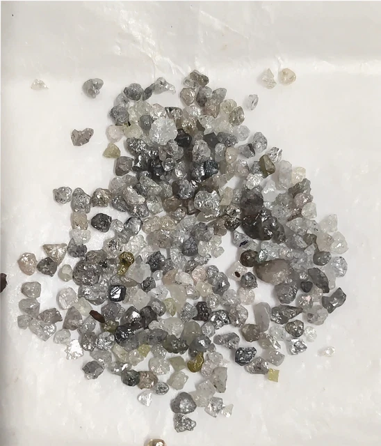 Diamant Brut Naturel 1,00+ Carat - Couleur Gris Argenté - Forme Irrégulière - Taille ~6mm - Provenance RCA - Neuf