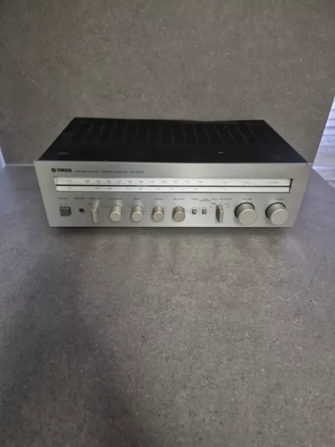 Yamaha CR-240Natural Sound Stereo Receiver Silber getestet 100% Ok