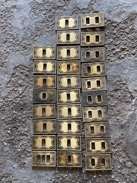 Placchette in ottone antiche