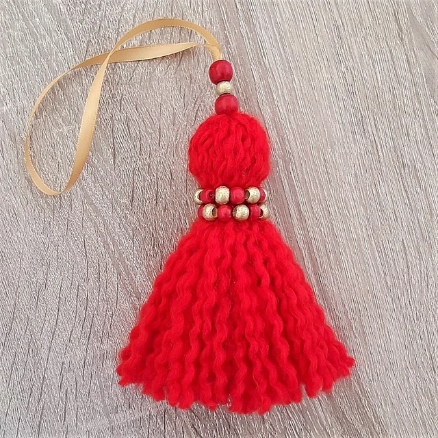Llave grande con cuentas hecha a mano de 6,7" borla, hilo rojo y dorado perno de puerta borla
