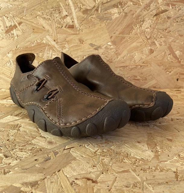 CLARKS MOMO SPIRIT Leather Casual Slip On Shoe in Ebony Brown