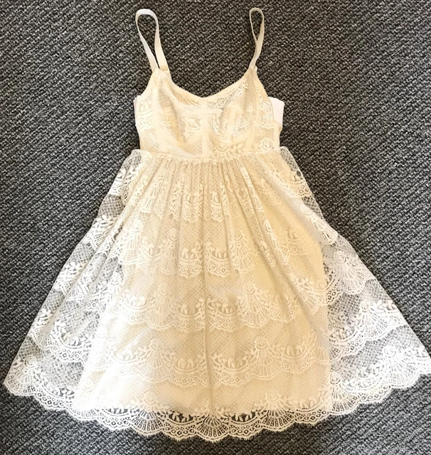 DOLCE & GABBANA Bustier IVORY WHITE MACRAME LACE Mini Dress 38 IT / 6 - 8 UK DOLCE & GABBANA Bustier IVORY WHITE MACRAME LACE Mini Dress 38 IT / 6 - 8 UK