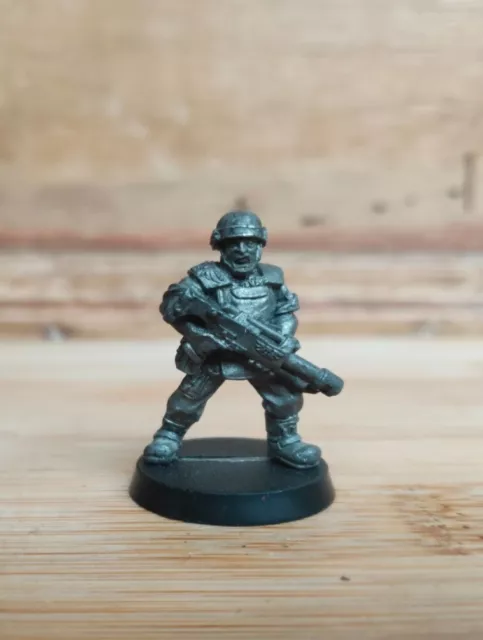 Warhammer 40k: Imperial Guard Astra Militarum: metal clásico Cadian Trooper 1994