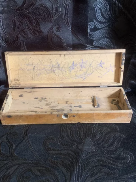 Vintage Primitive Hand-carved Wood Pencil Case Box Folk Art Dovetail Wainscoting
