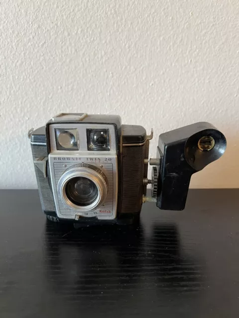 Kodak Brownie Twin 20 camera , vintage For Art Only Not Tested