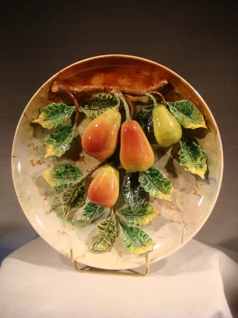 Ancien Grand Plat En Ceramique Barbotine A Decor De Poires
