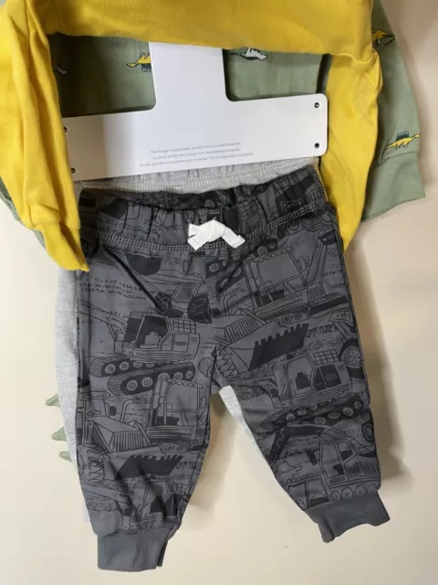 Carters Baby Boy Two Outfits Adorable Size 18 Month Dinasour & Busy Little Guy 3