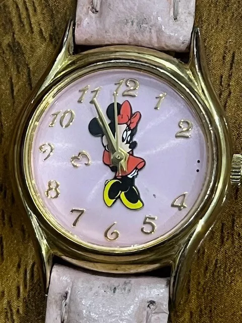 Chic Unique Minnie Mouse Disney Quartz Ladies Leather Watch - Working