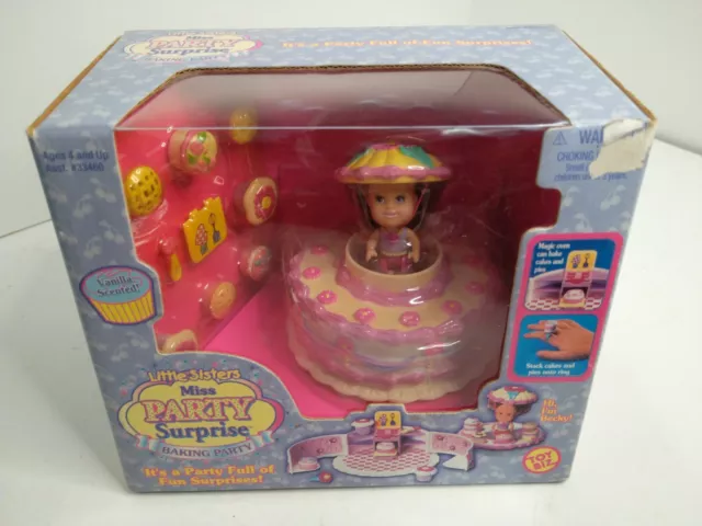 1999 Little Sisters Miss Party Surprise Doll Baking Party Playset NO. 33461