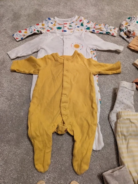 Newborn/ 0-1 / 0-3 / Gender Neutral / Unisex / Baby Clothes Bundle / Yellows 6