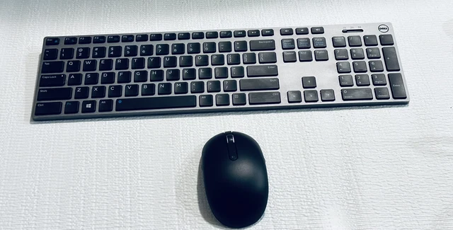 Dell WK717 Premier Wireless Keyboard w/ WM527 Wireless Mouse - No Dongle