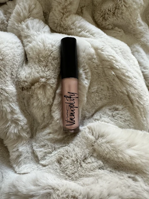 Brillo labial MAC Vamplify Go para bastante nuevo