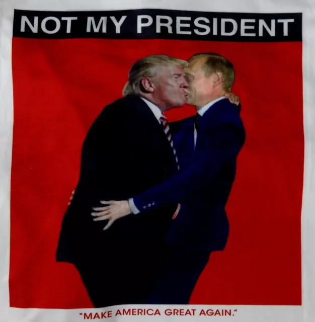 DUMPRUMP T-SHIRT : Trump & Putin Seal the Deal. Size M