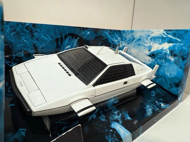 AUTOART 1:18 JAMES Bond Lotus Esprit Type79 Submarine The Spy Who