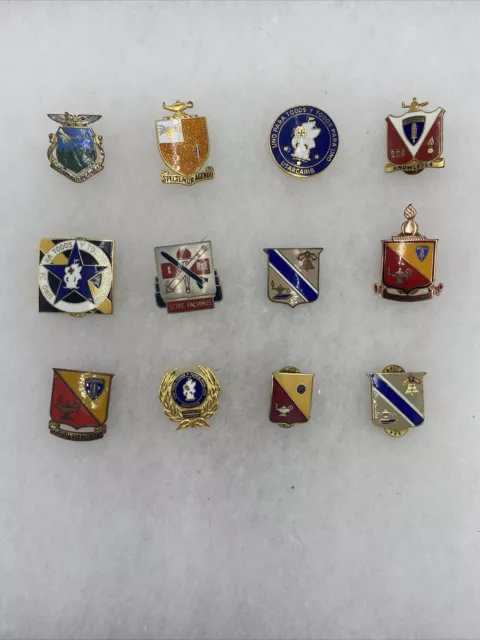 Military Patches, Pins, Insignia Or Other Medals  Lot 267Q