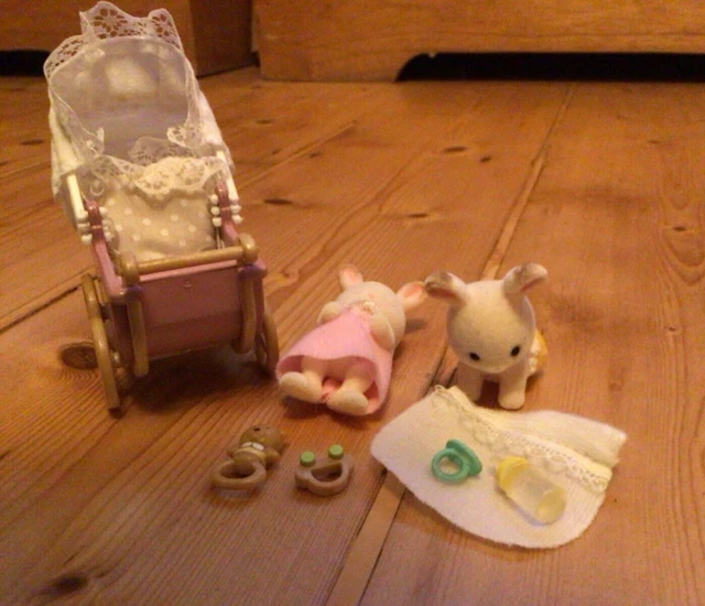 SYLVANIAN FAMILIES Chocolate Rabbit Twins Set with pram and