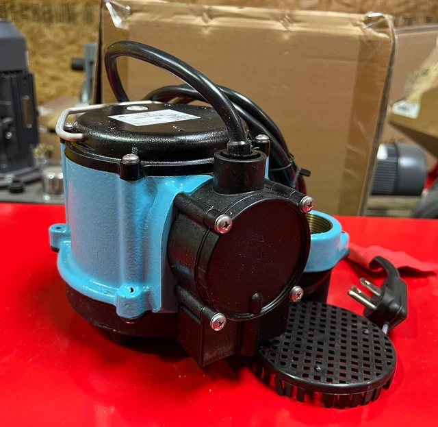 LITTLE GIANT 506158 Submersible Sump Pump 1/3HP Diaphragm 29 gpm @ 10 Ft of Head