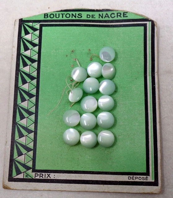 Lot De 110 Boutons Anciens En Nacre Véritable - Tailles Et Diamètres Divers - Pour Artisanat, Chemises, Vestes