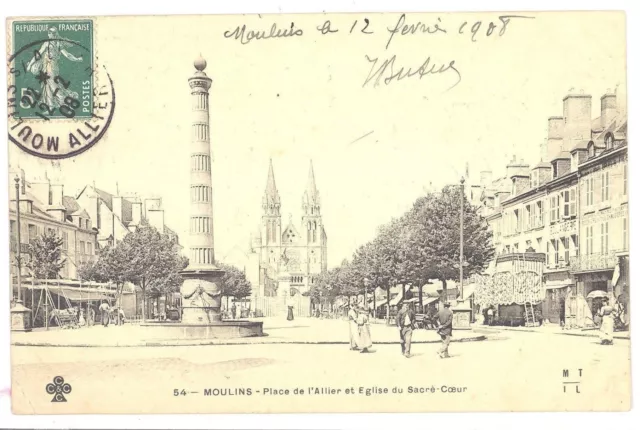 CPA 03 - MOULINS (Allier) - 54. Place d'Allier et Eglise du Sacré-Coeur - Animée