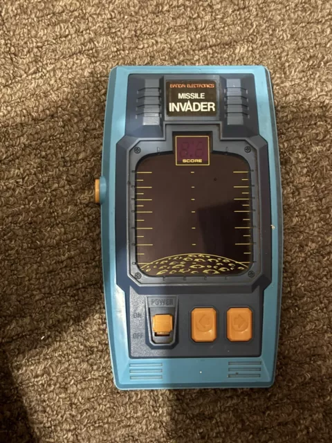 Bandai Missile Invader Vintage 1980er Jahre Handheld Arcade Spiel getestet & funktionsfähig + Box