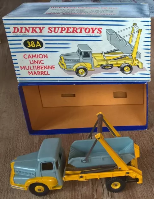 DINKY TOYS :  38A UNIC MULTI BENNES M%ARREL + BOITE le tout en EXCELLENT éTAT !