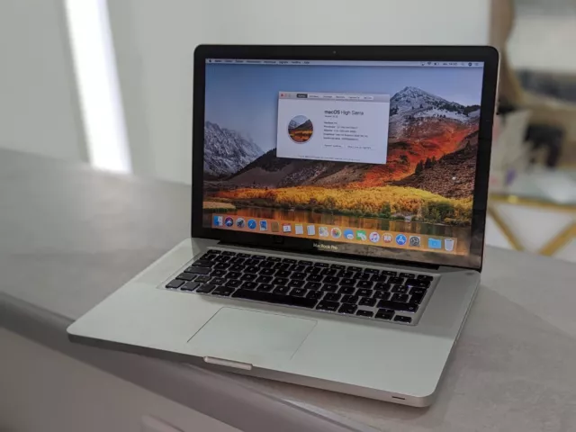 Apple MacBook Pro A1286 EMC 2563 Fin 2011 i7-2675QM 2.2 GHZ 4GO RAM 256 GO SSD