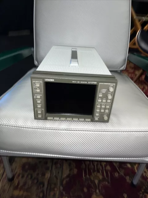 Leader LV-5700 Multi SDI Color LCD Waveform/ Vector Monitor HD/SDI w/ rackmount