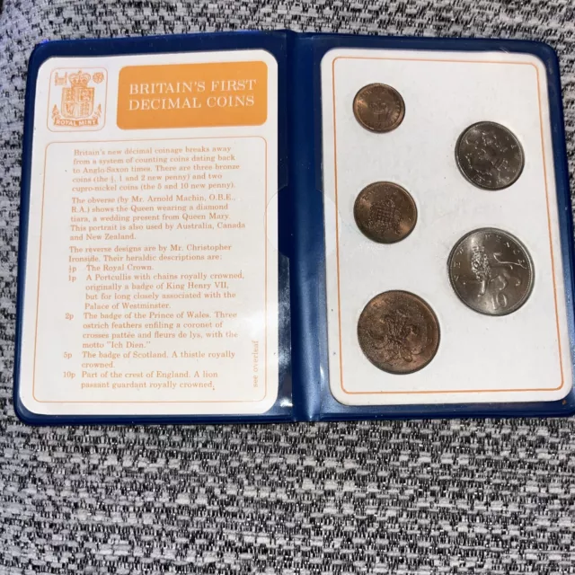 Coin Set Britains First Decimal Coins Wallet Uncirculated Queen Elizabeth II